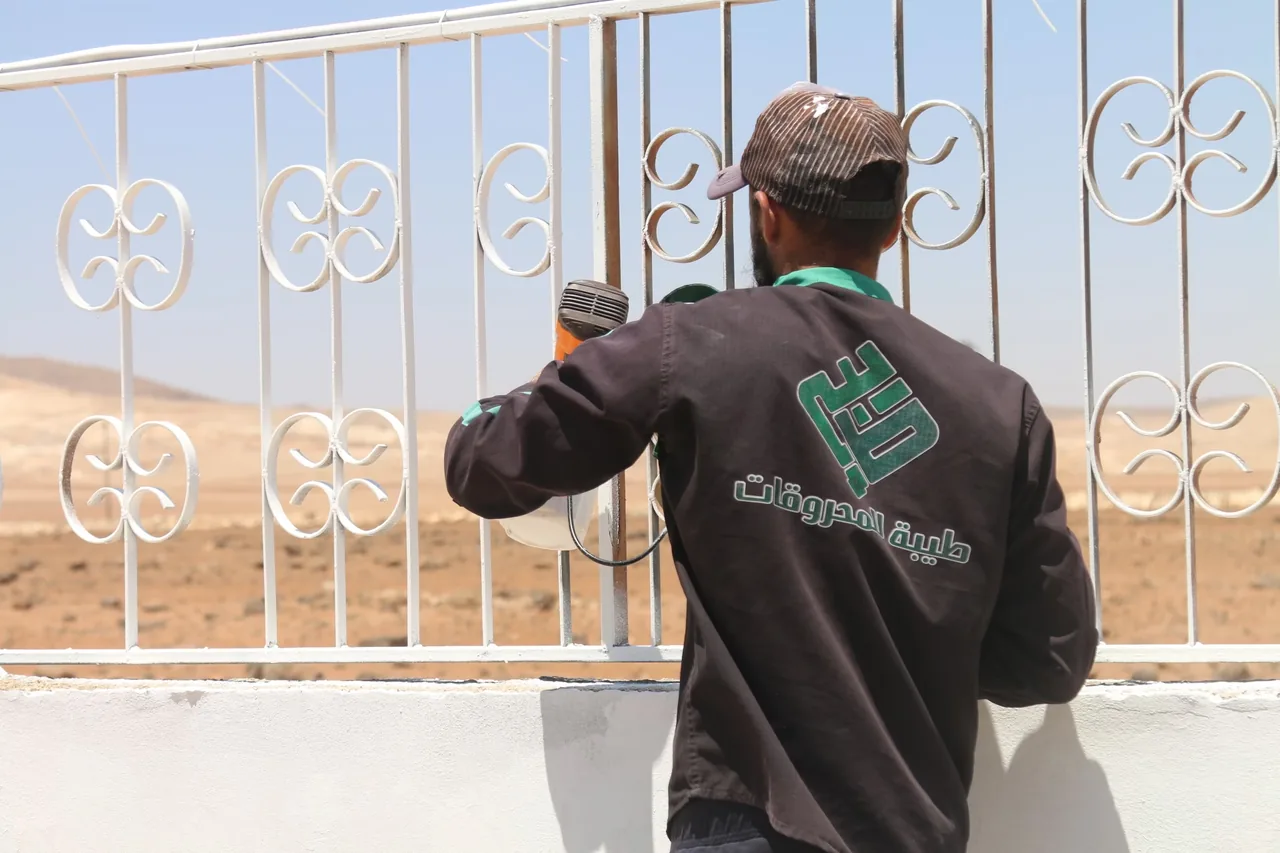 ورشة الإنشاءات أثناء تجهيز محطة